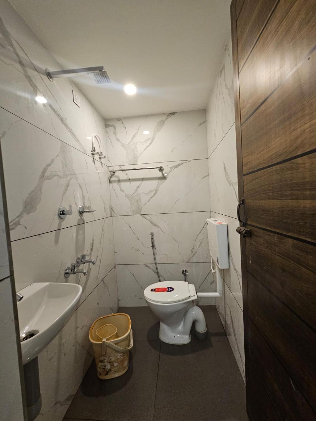 Lowfare Hotels Kozhikode Exterior photo